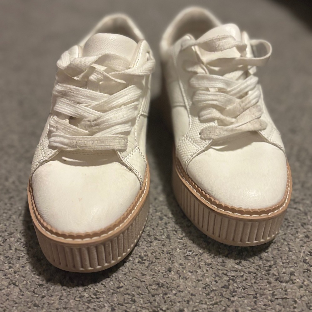Dolce Vita DV White Platform Sneakers Womens 8.5 Ribbed Tan Sole Low Top Lace Up